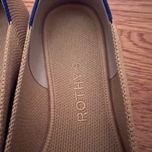 Rothy’s tan and black flats size 8